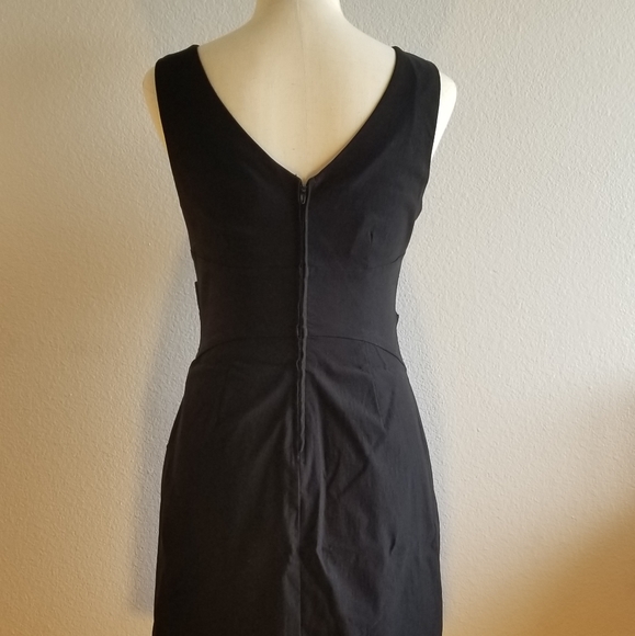 Stretchy size 7 black dress - Picture 3 of 4